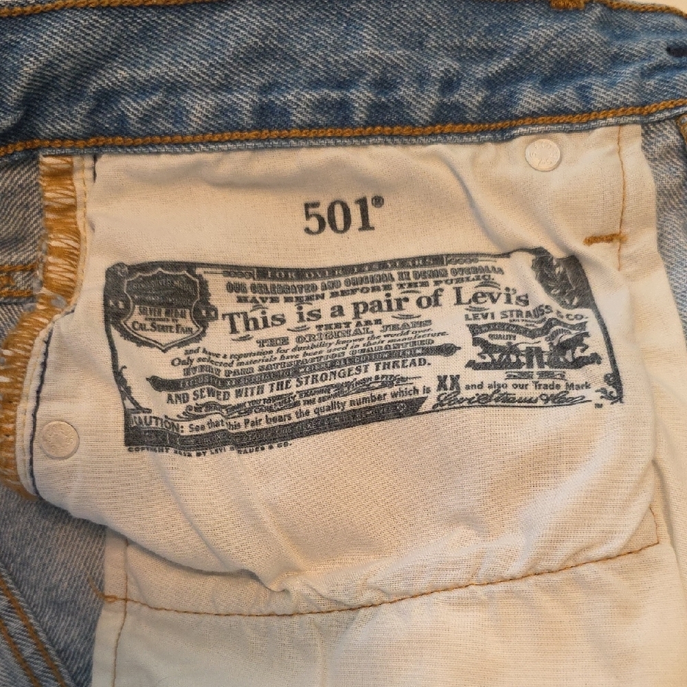 Levi's 501 Original Distressed High Rise Denim Shorts Light Wash Size 28 Cutoff - Picture 6 of 10